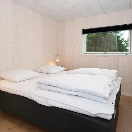 10 Person Holiday In R M Tagholm