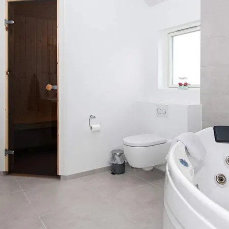 10 Person Holiday In R M بيت للعطل *